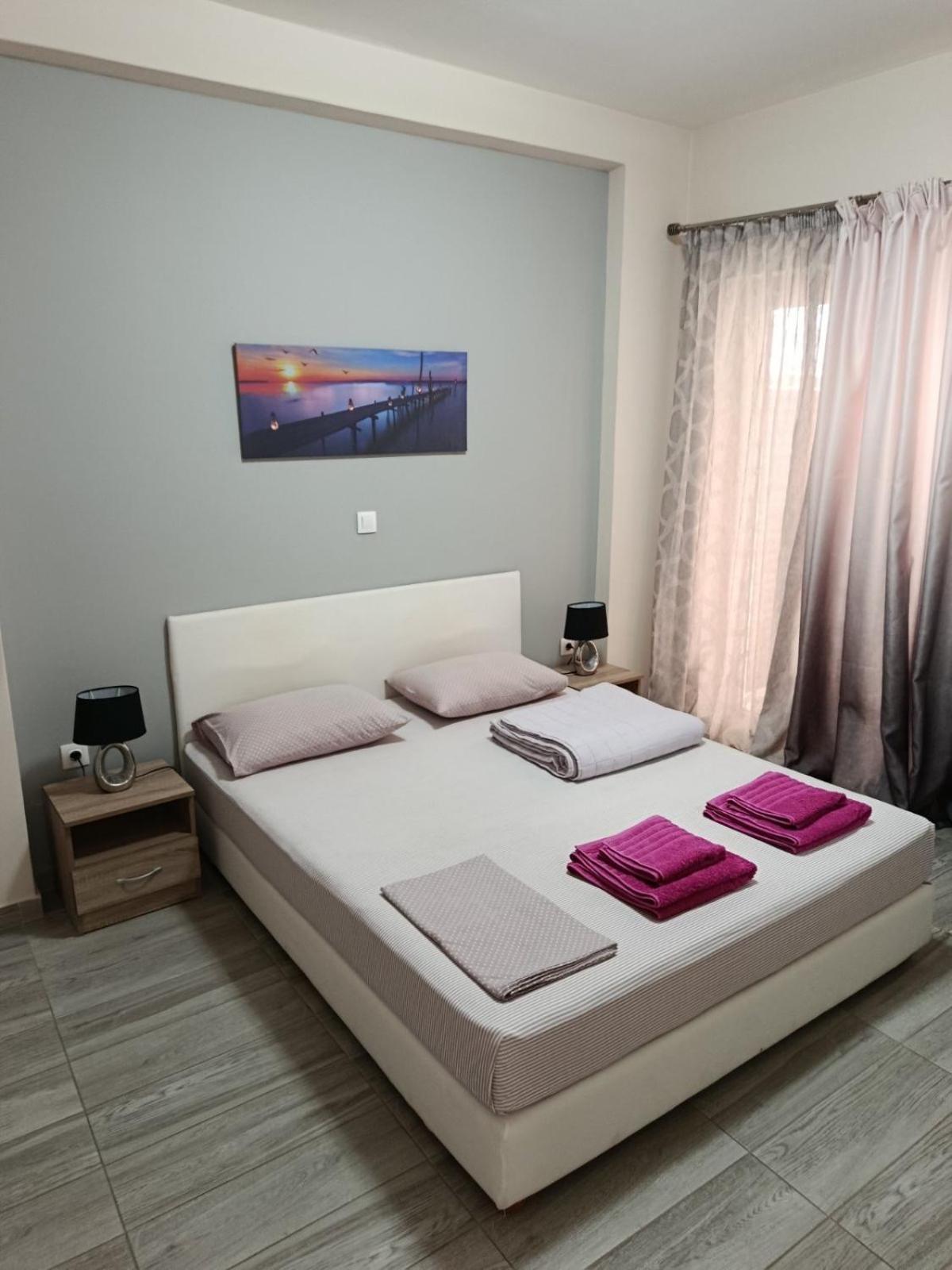 Alimos Apartments Atene Esterno foto